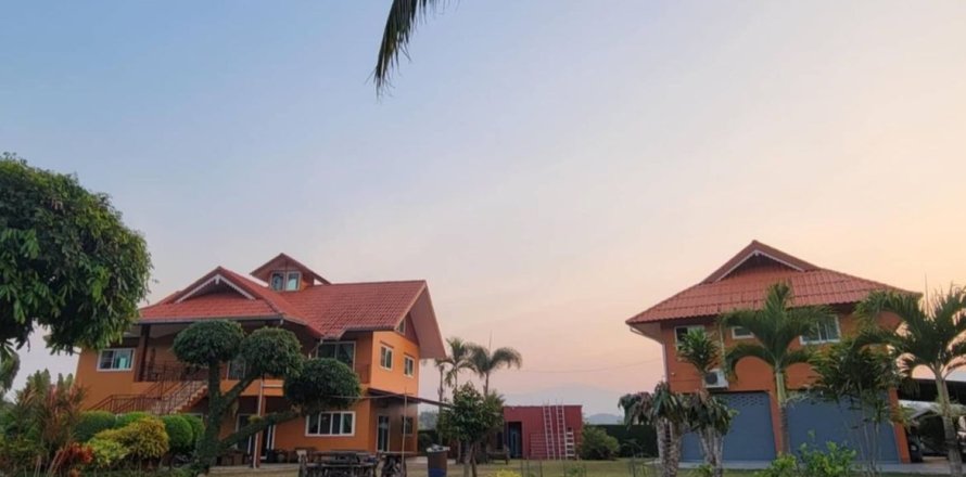 5 bedrooms House in Chiang Mai, Thailand No. 98191