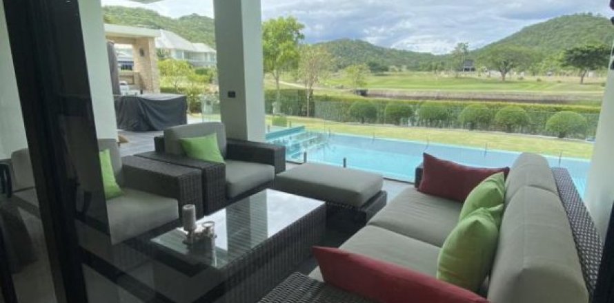 3 bedrooms Villa in Hua Hin, Thailand No. 96326
