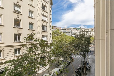 3 bedrooms Apartment in Barcelona, Spain No. 110599