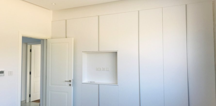 7 rooms Villa in Limassol, Cyprus No. 106171