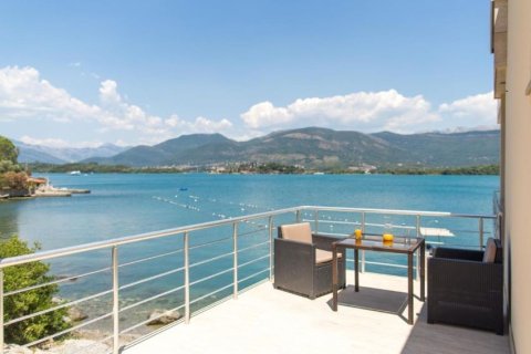 4 bedrooms House in Tivat, Montenegro No. 66775 29