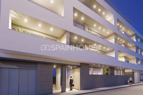 3 dormitorios Apartment en Torrevieja, Spain No. 122618