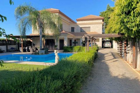 3 bedrooms House in Kato Polemidia, Cyprus No. 100717 1