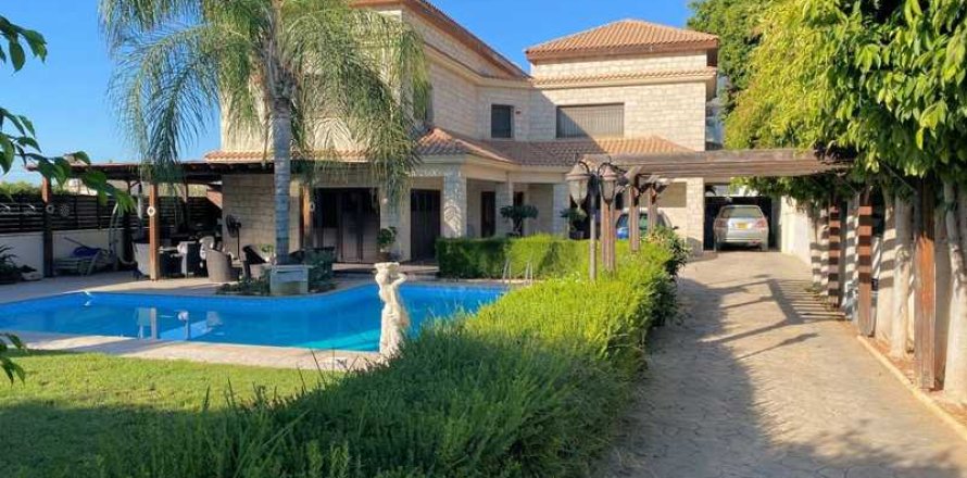 3 bedrooms House in Kato Polemidia, Cyprus No. 100717