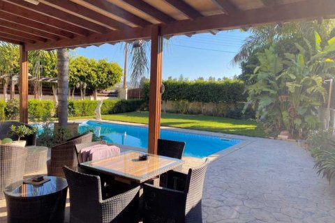 3 bedrooms House in Kato Polemidia, Cyprus No. 100717 2