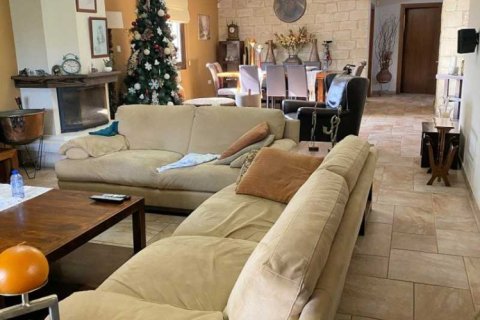 3 bedrooms House in Kato Polemidia, Cyprus No. 100717 15