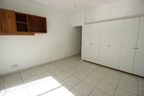 945m² Commercial property in Nicosia, Cyprus No. 107100 2