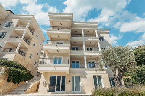 3 dormitorios Apartment en Kumbor, Montenegro No. 74770 3