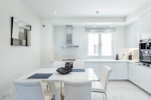 3 dormitorios Apartment en Kumbor, Montenegro No. 74770 21