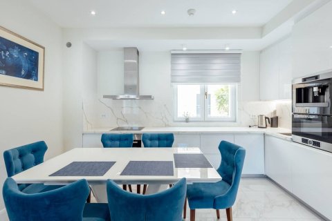 3 dormitorios Apartment en Kumbor, Montenegro No. 74770 25