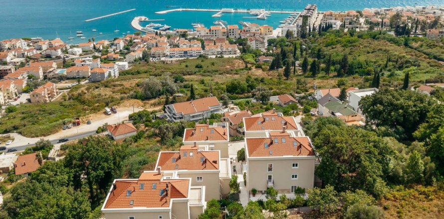 3 dormitorios Apartment en Kumbor, Montenegro No. 74770