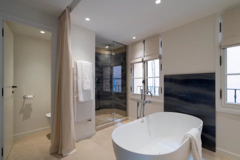 2 bedrooms House in Saint-Tropez, France No. 76725 18