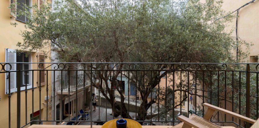 2 bedrooms House in Saint-Tropez, France No. 76725