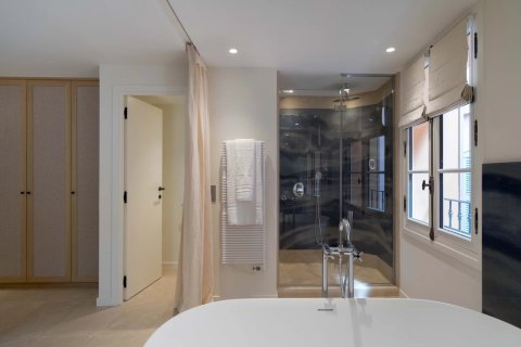 2 bedrooms House in Saint-Tropez, France No. 76725 19