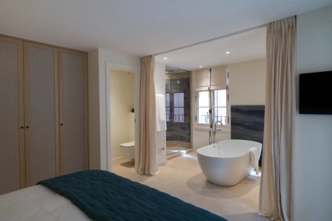 2 bedrooms House in Saint-Tropez, France No. 76725 16