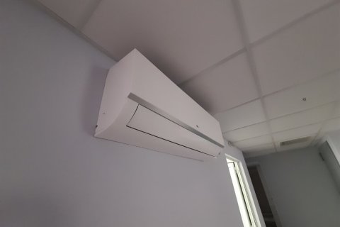 1000m² Commercial property à Thessaloniki, Greece No. 56057 17