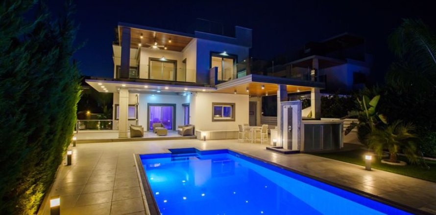 4 bedrooms Villa in Agios Tychonas, Cyprus No. 37042