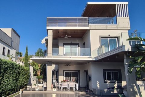 4 bedrooms Villa in Agios Tychonas, Cyprus No. 37042 22