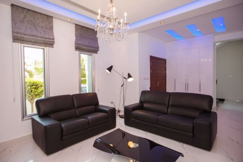 4 bedrooms Villa in Agios Tychonas, Cyprus No. 37042 5