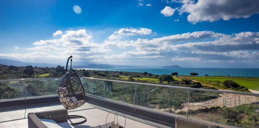 3 bedrooms Villa in Chania, Greece No. 80121