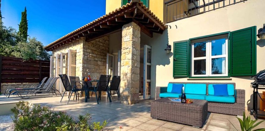 3 bedrooms Villa in Paphos, Cyprus No. 77078