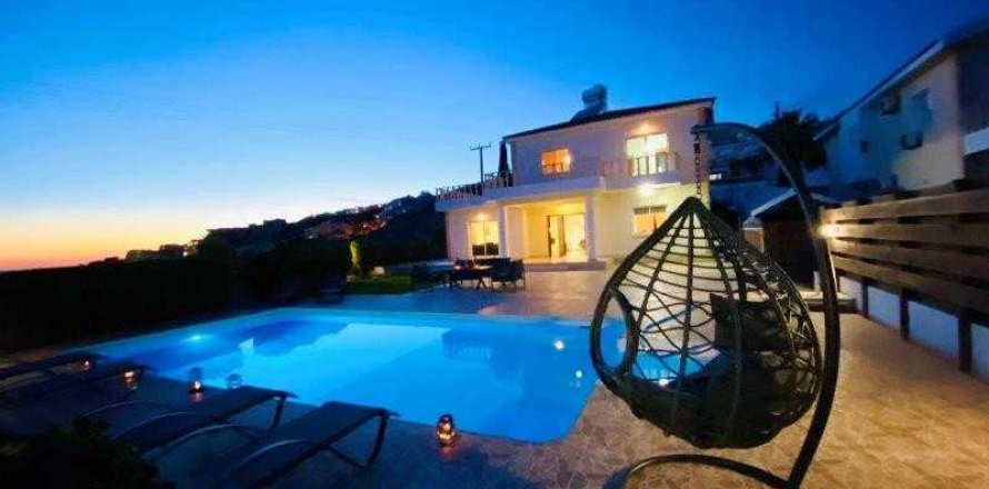 5 chambres House à Chloraka, Cyprus No. 29234