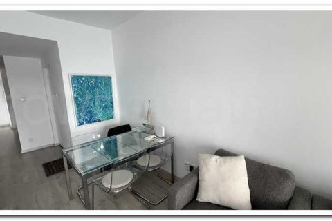 3 bedrooms Apartment in Limassol, Cyprus No. 84143 5