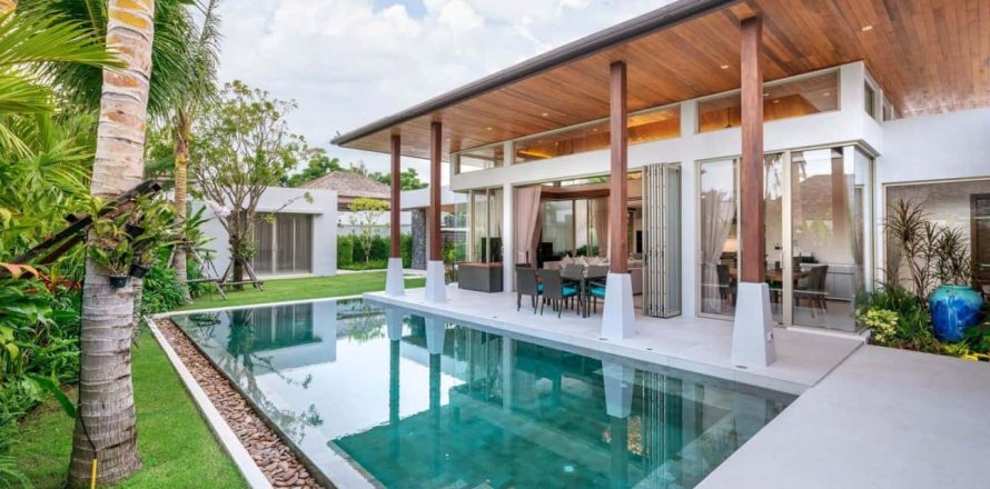 3 bedrooms Villa in Layan Beach, Thailand No. 1174