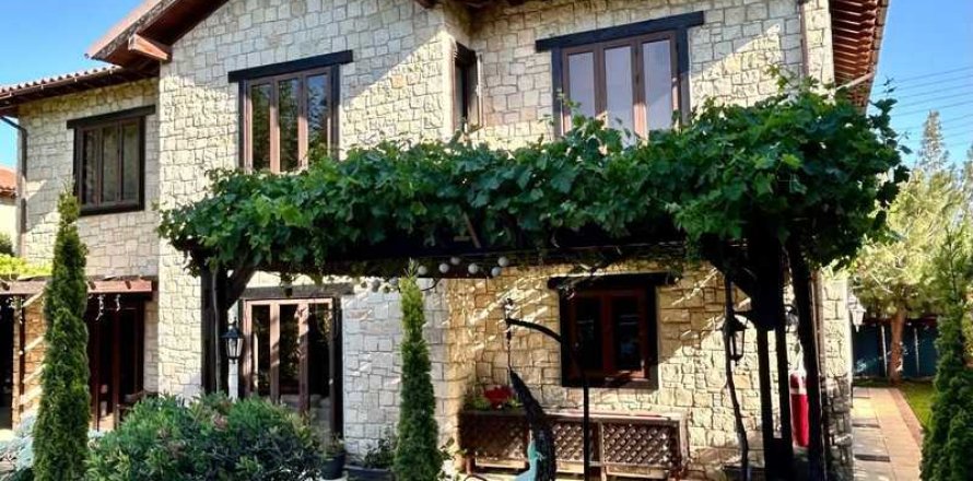 5 chambres Villa à Souni–Zanatzia, Cyprus No. 73064