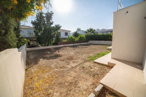 4 bedrooms Villa in Latsia, Cyprus No. 80640 7