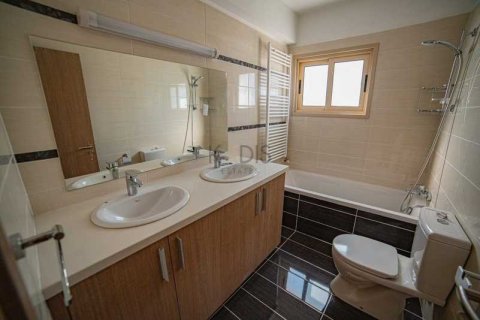 4 bedrooms Villa in Latsia, Cyprus No. 80640 13
