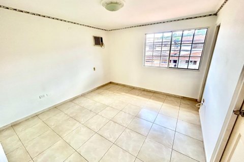 3 bedrooms House in Arraijan, Panama No. 129471 5