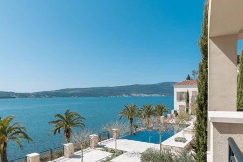 1 bedroom Apartment in Tivat, Montenegro No. 66917 3