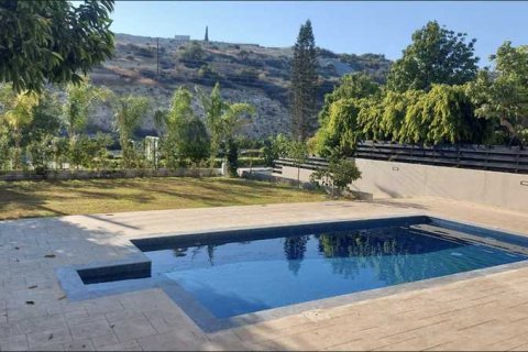 6 bedrooms House in Agios Tychonas, Cyprus No. 65403 1