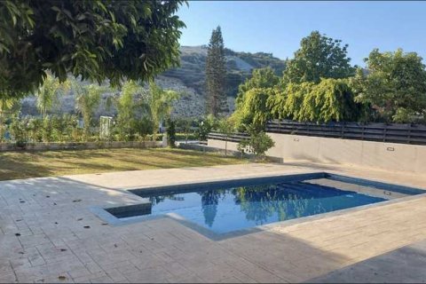 6 bedrooms House in Agios Tychonas, Cyprus No. 65403 5