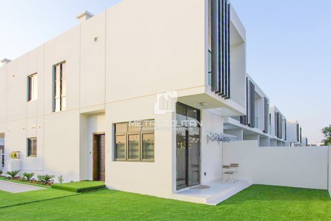 3 dormitorios Villa en DAMAC Hills (Akoya by DAMAC), UAE No. 118798
