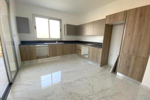 4 bedrooms Villa in Limassol, Cyprus No. 106388 2