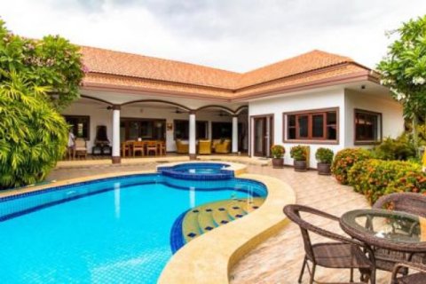 3 bedrooms Villa in Hua Hin, Thailand No. 96548 1