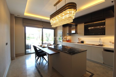 6 bedrooms Villa in An Thach Trung, Vietnam No. 21981 11