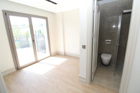 6 bedrooms Villa in An Thach Trung, Vietnam No. 21981 2