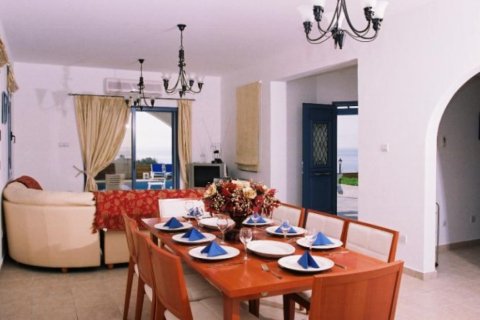 Вилла с 4 спальнями в Пафос, Кипр №105732 4