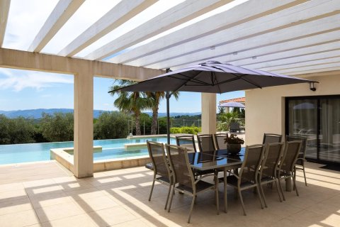 4 chambres Villa à Châteauneuf-Grasse, France No. 67930 9