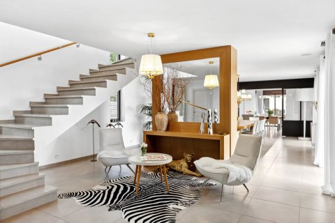 4 chambres Villa à Châteauneuf-Grasse, France No. 67930 6