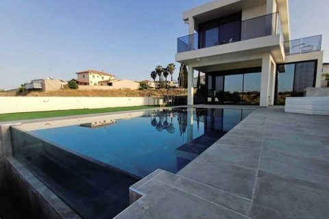 6 dormitorios House en Aradippou, Cyprus No. 39324 2