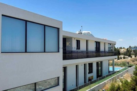 6 dormitorios House en Aradippou, Cyprus No. 39324 5