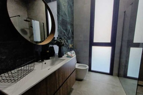 6 dormitorios House en Aradippou, Cyprus No. 39324 12