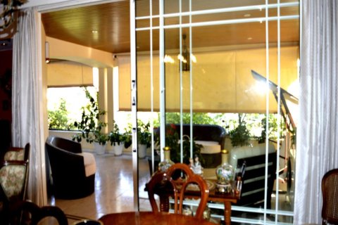 Коммерческая недвижимость с 6 спальнями в Вулиагмени, Греция №58776 7