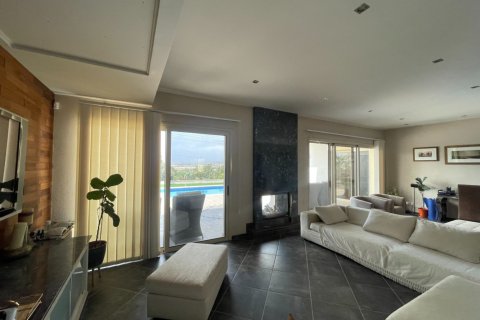 4 bedrooms Villa in Limassol, Cyprus No. 37657 7