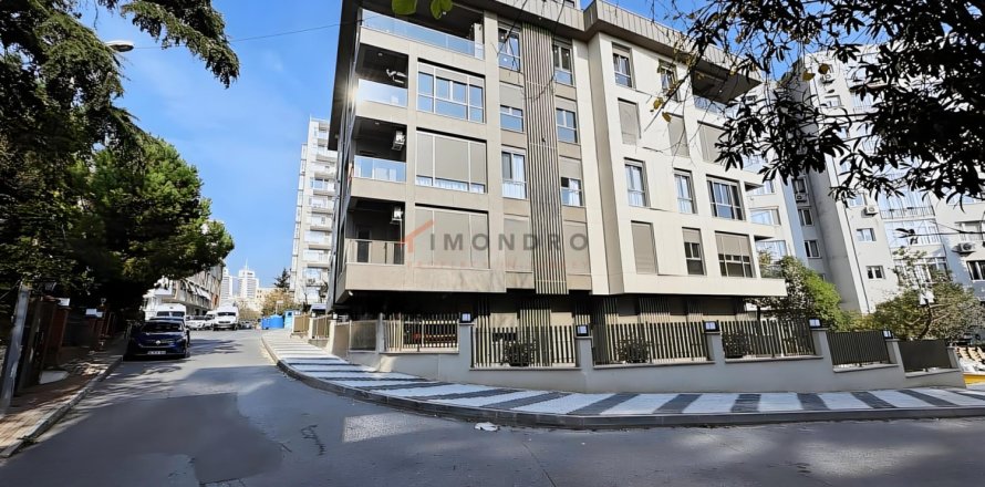 2 bedrooms Apartment in Besiktas, Turkey No. 121092