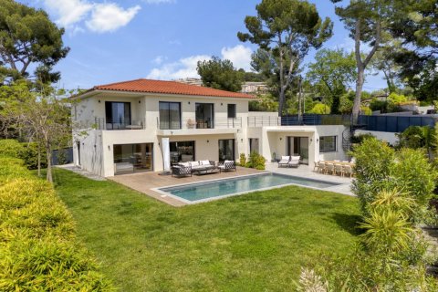 4 bedrooms Villa in Le Cannet, France No. 99321 2